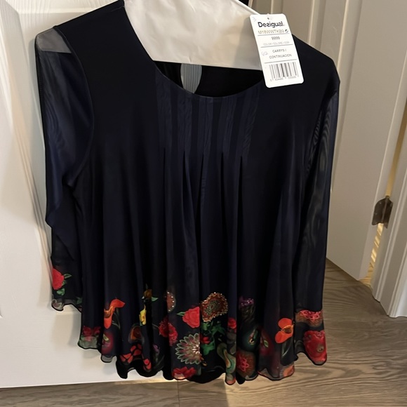 Navy blouse with flower detail, Size M - Picture 2 of 5